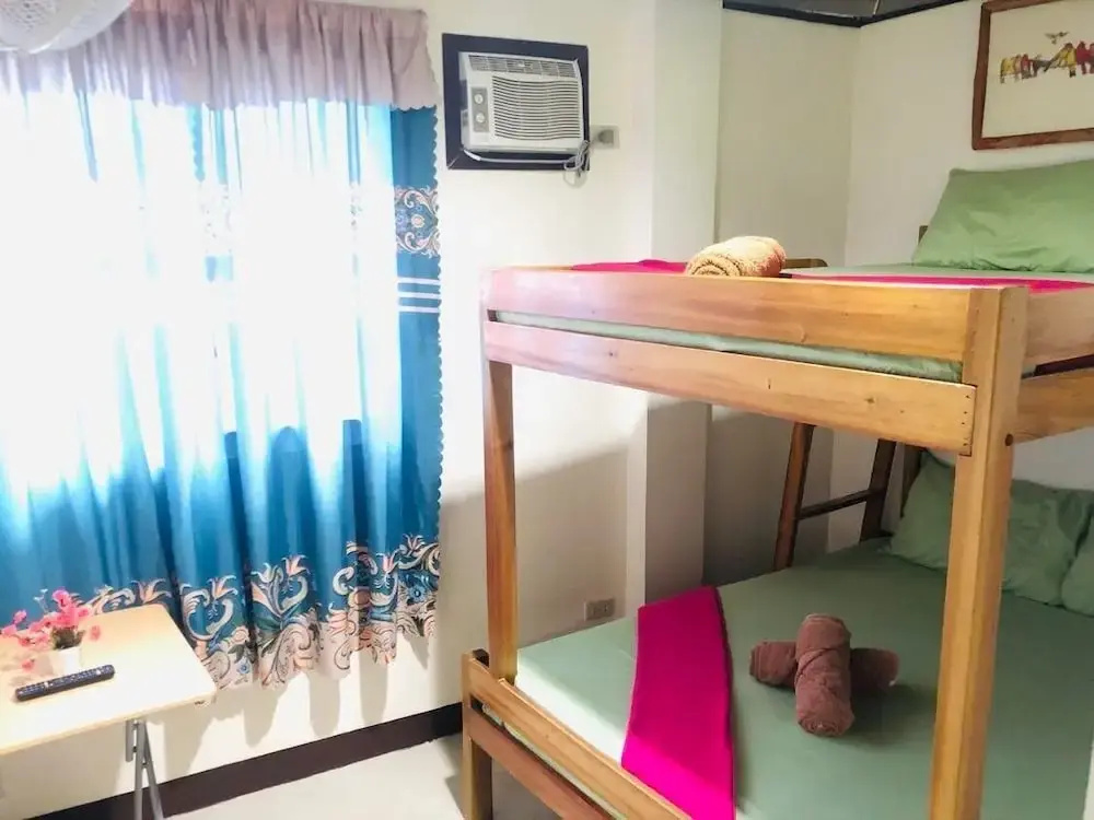 Lolo Bob's Bed And Breakfast