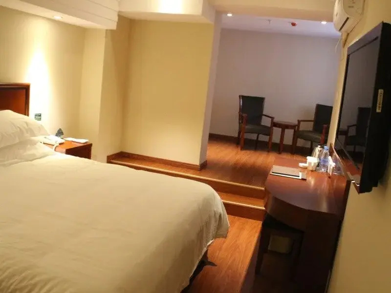 GreenTree Inn ShanDong JiNan East WenHua Road Taishan Technology Mansion Express Hotel