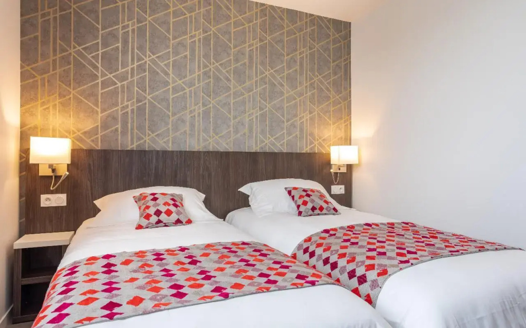 Brit Hotel Ploermel - Hotel de l'Hippodrome