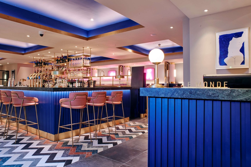 Le Monde Hotel