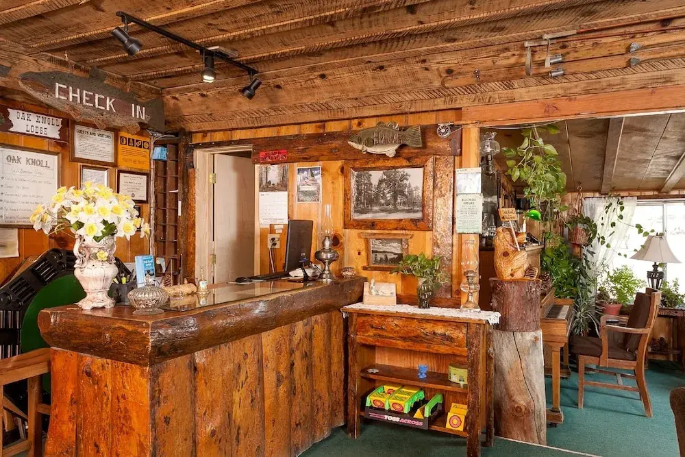 Oak Knoll Lodge