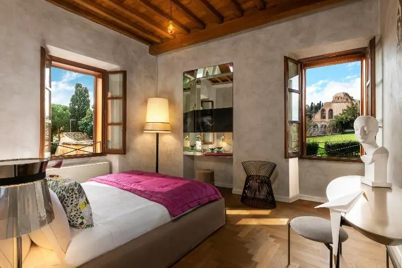 Manfredi Palm Suites