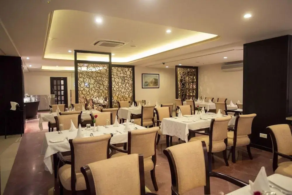 Royal Reve Hotel