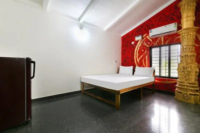 Hotel Lavish by OYO Rooms