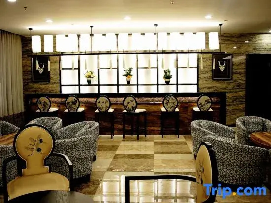 Lijiang Source Resort Hotel