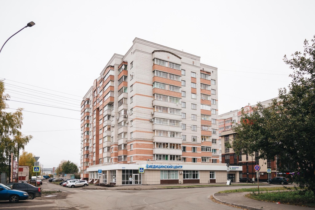 Две Подушки на улице Челюскинцев