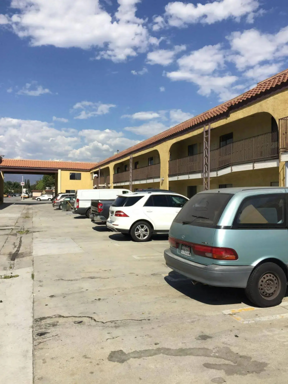 Budget Inn