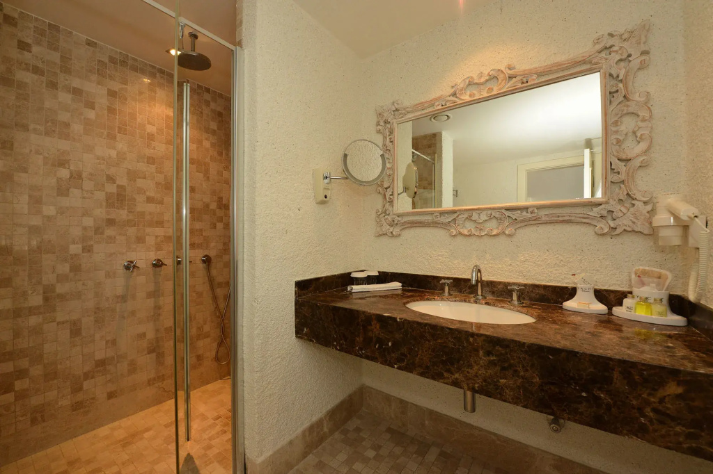 Yacht Classic Hotel - Boutique Class