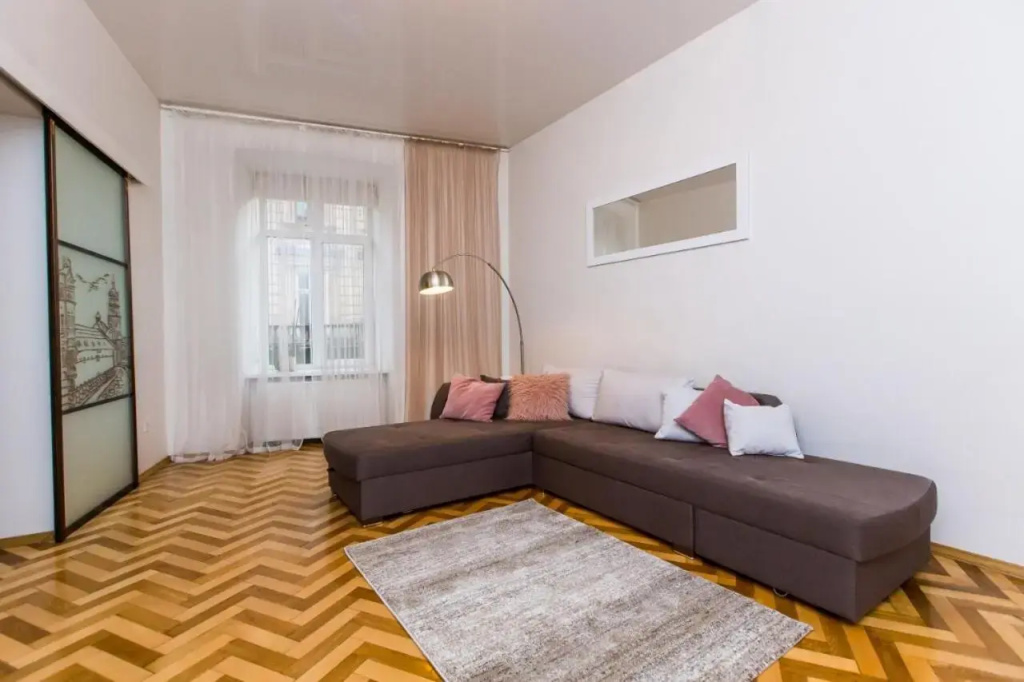 SoVA apartment str Gnatyuka 18