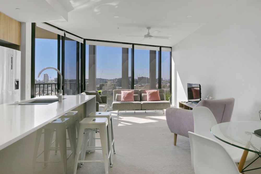 Stay In Style - Luxury CBD Apartment