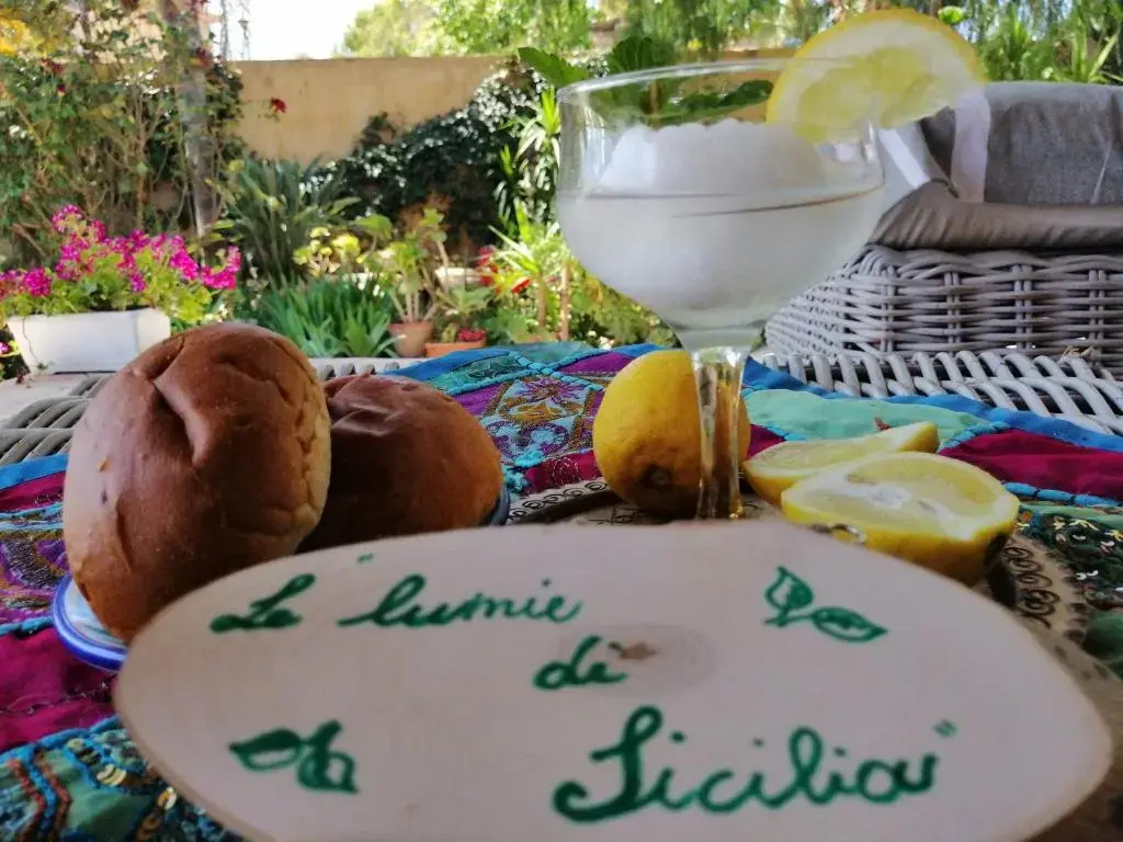LUMIE DI SICILIA