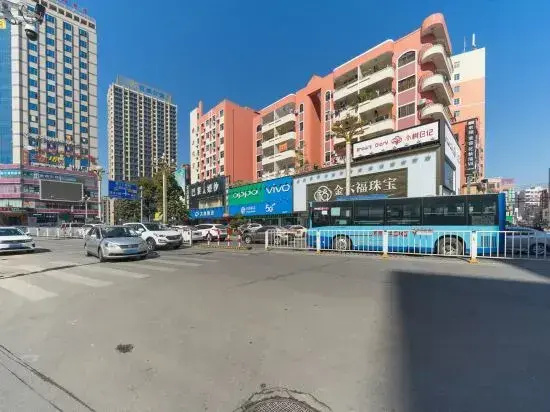 Huangjiang Holiday Hotel