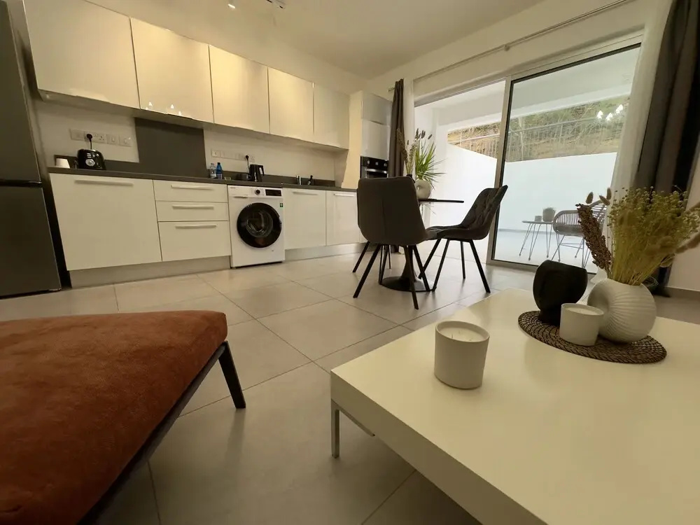 Welcome to Our Luxurious 1-bedroom Private Residence With a Special Patio