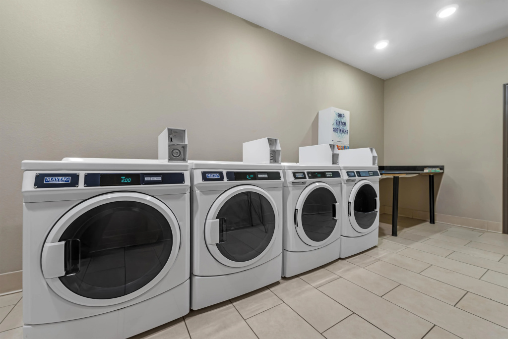 Best Western Plus Overland Inn