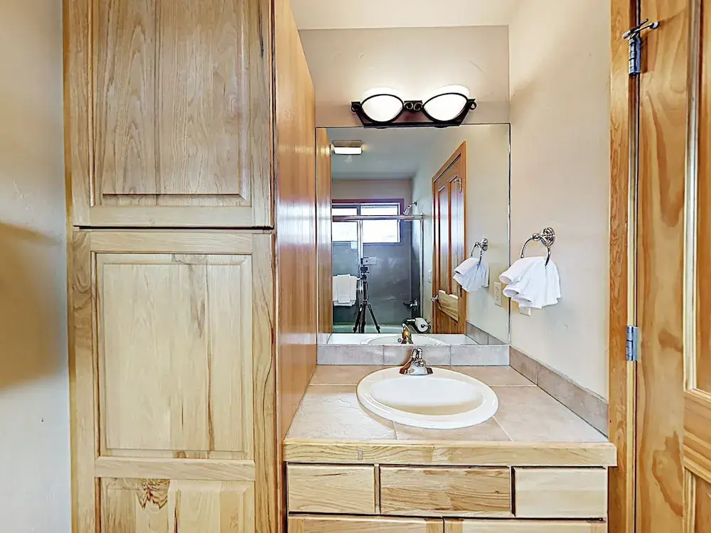 Roomy W/ Hot Tub: 3 Miles To Winter Park 3 Bedroom Townhouse