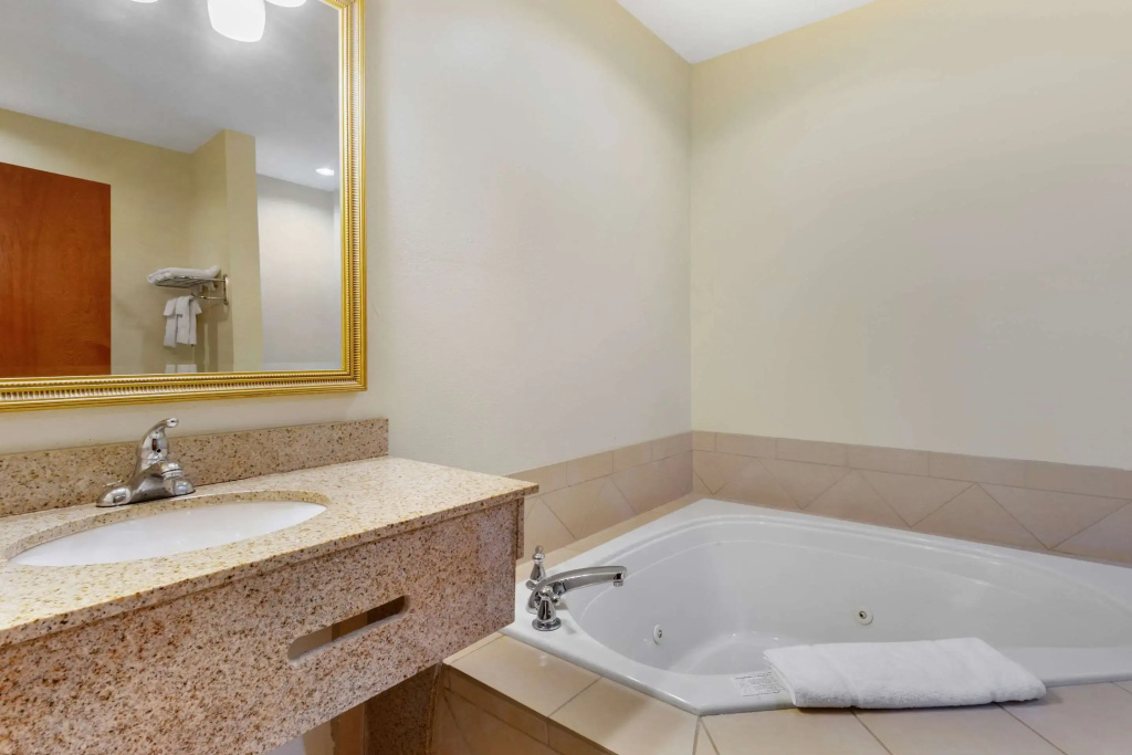 Econo Lodge Eutaw I-20