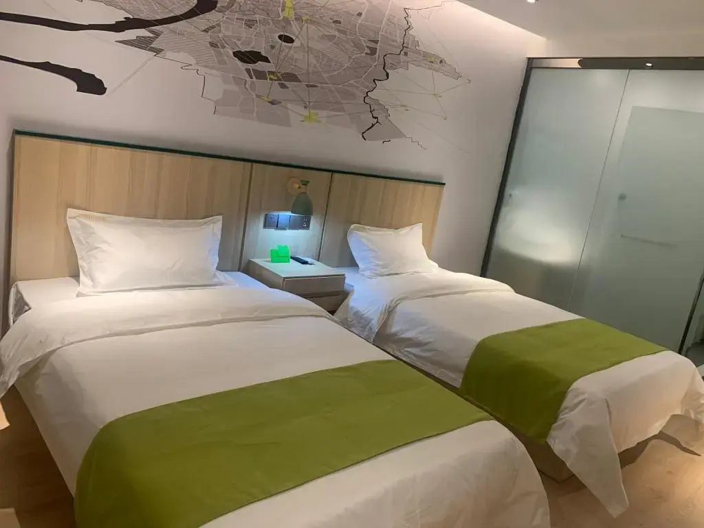 Vatica Hotel Anqing Wuyue Square Bo'ai Hospital