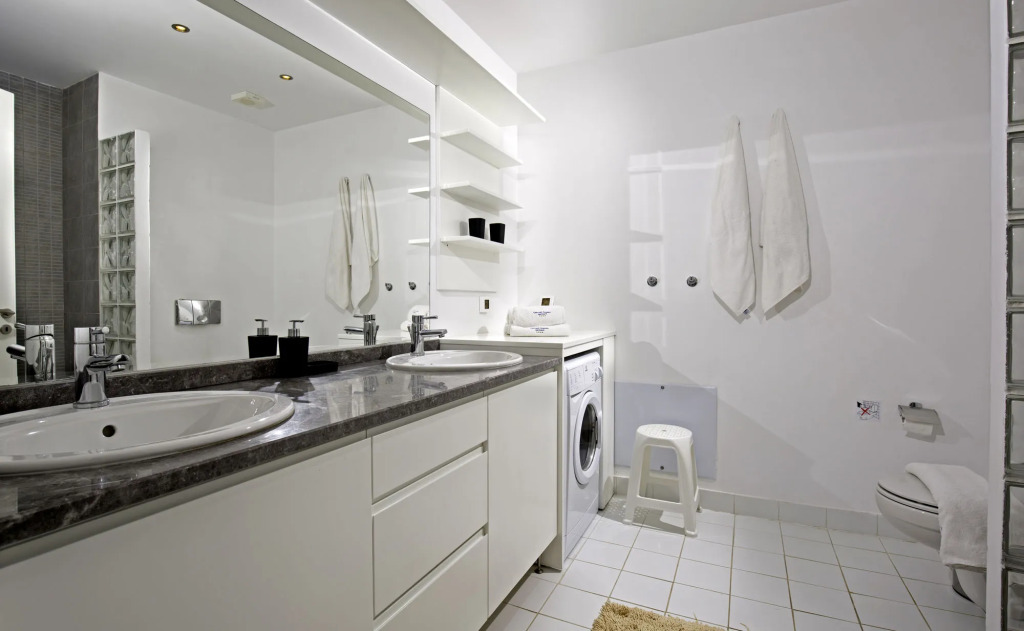 Southern Dreams Apartments