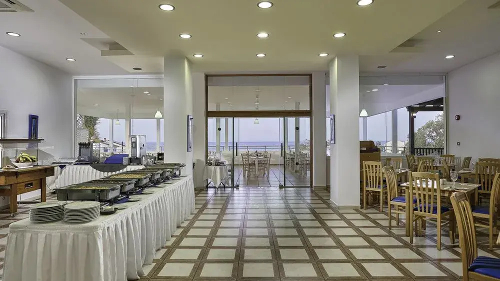 Iris Beach Hotel