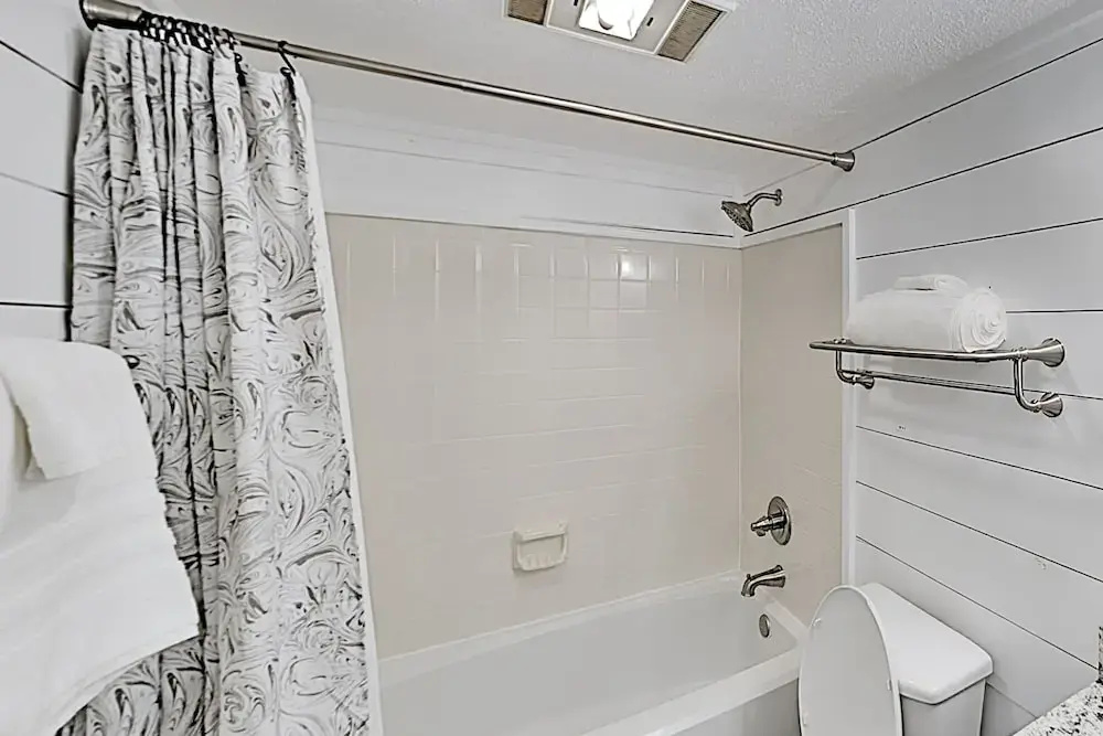 Renovated In Coveted Community W/ 3 Pools 2 Bedroom Condo