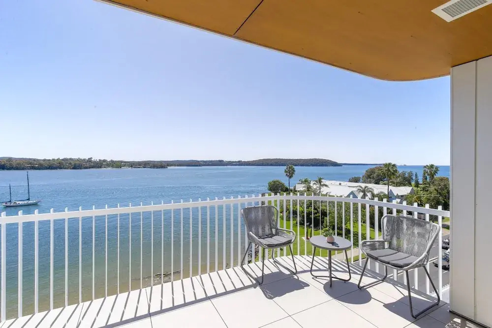 Lavish Coastal 2-bed With Stunning Ocean Views