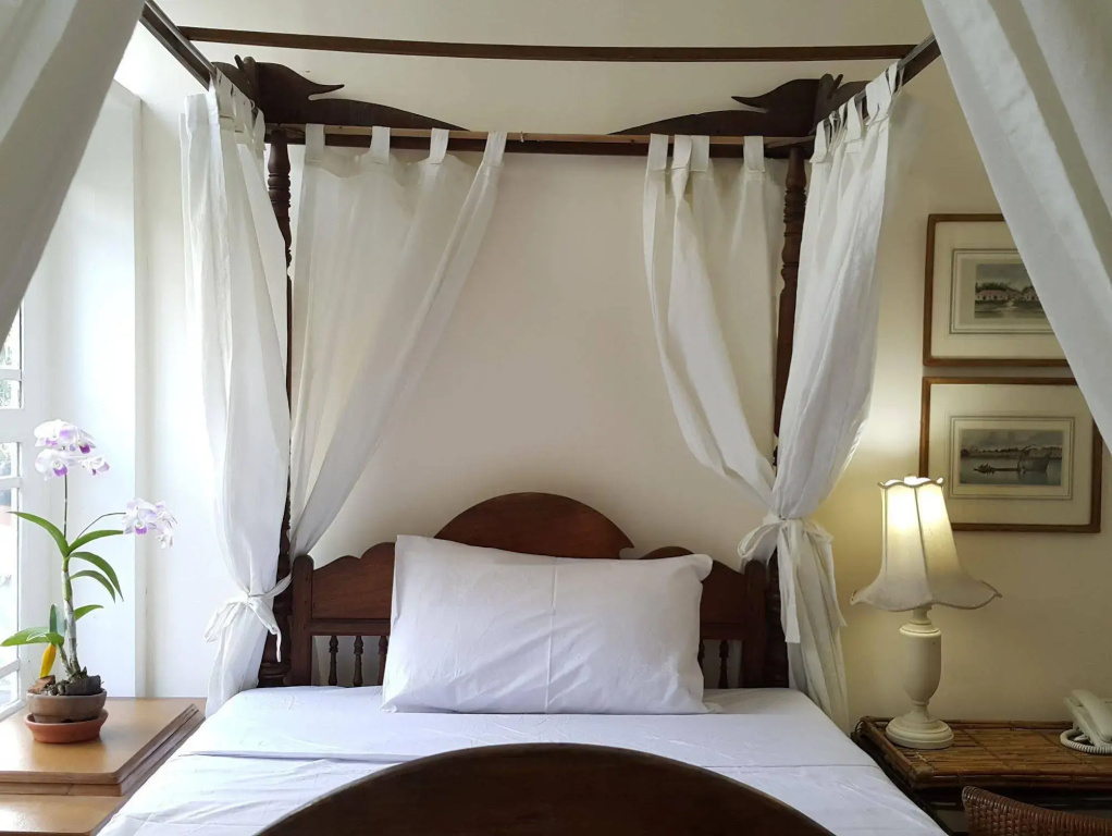Charming La Casita Mercedes, 5Br and 5TB for Family and Friends Staycation- Read Listing Info