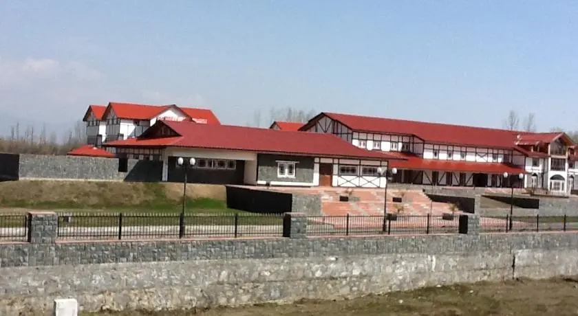 Hotel Pine Spring Srinagar Nowgam