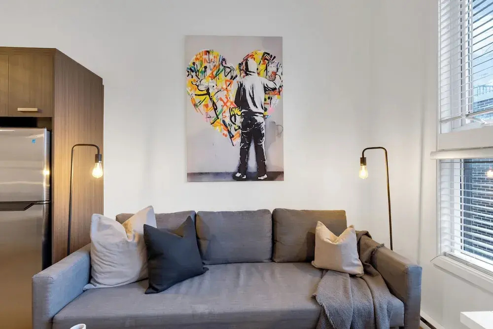 LiV MTL Main Plateau Urban Suites Near Downtown Montreal