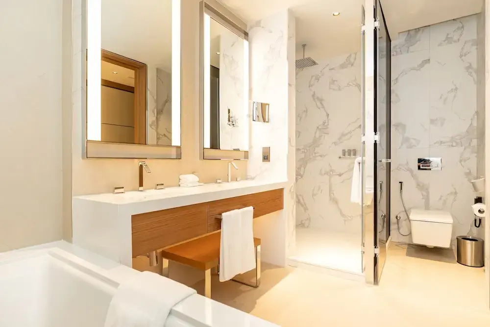 Luxury StayCation - Modern Comfort: 3-BR at The Address Opera