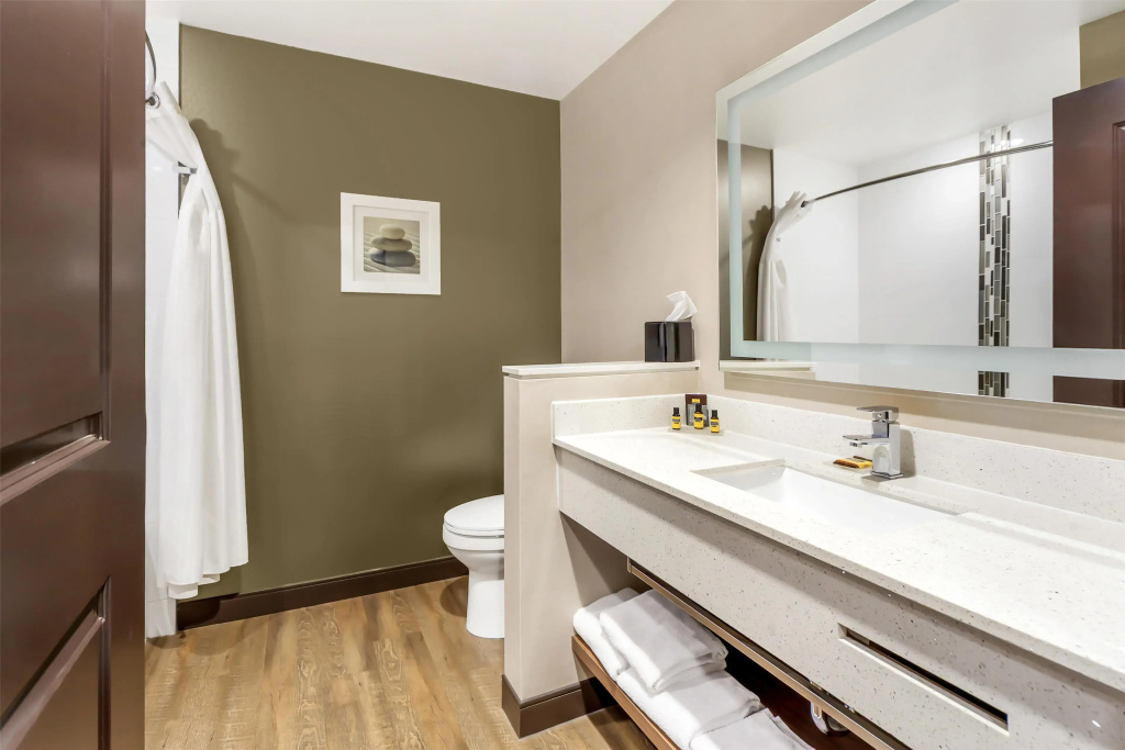 Best Western Plus Hinton Inn & Suites
