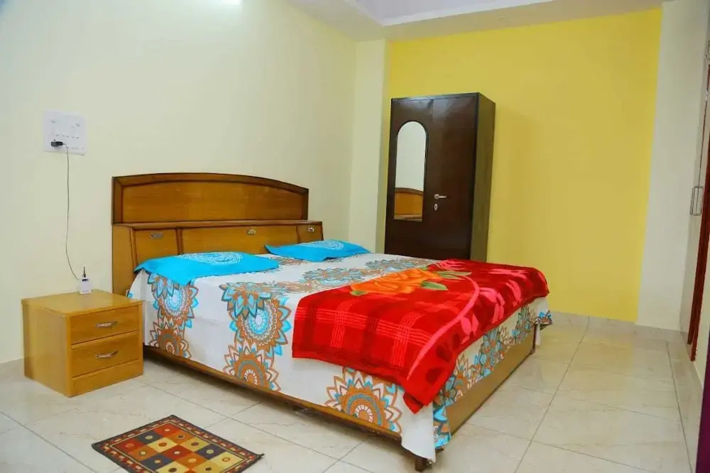 Fully Equipped Apartment with Hill View