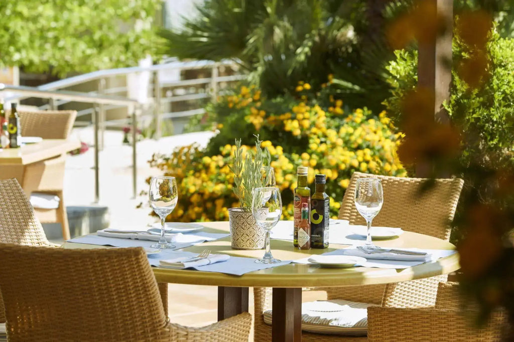 Minoa Palace Resort