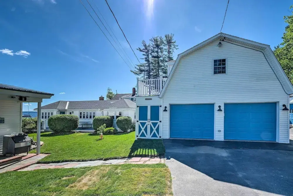 Sebago Lake Haven: Water Views, Steps to Shoreline