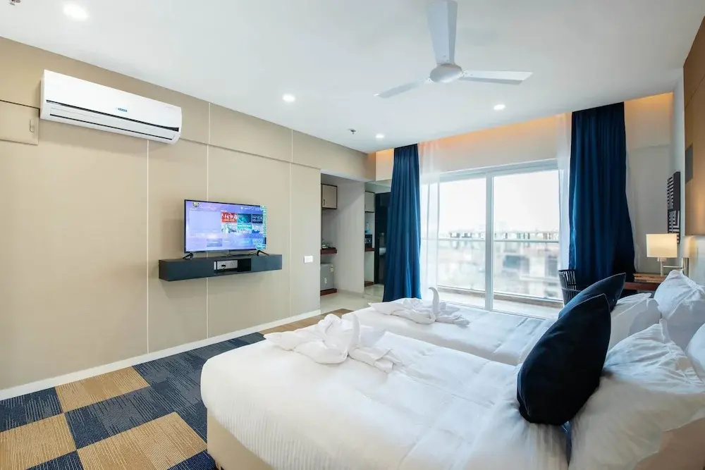 iSuite Hotel Kharadi Pune