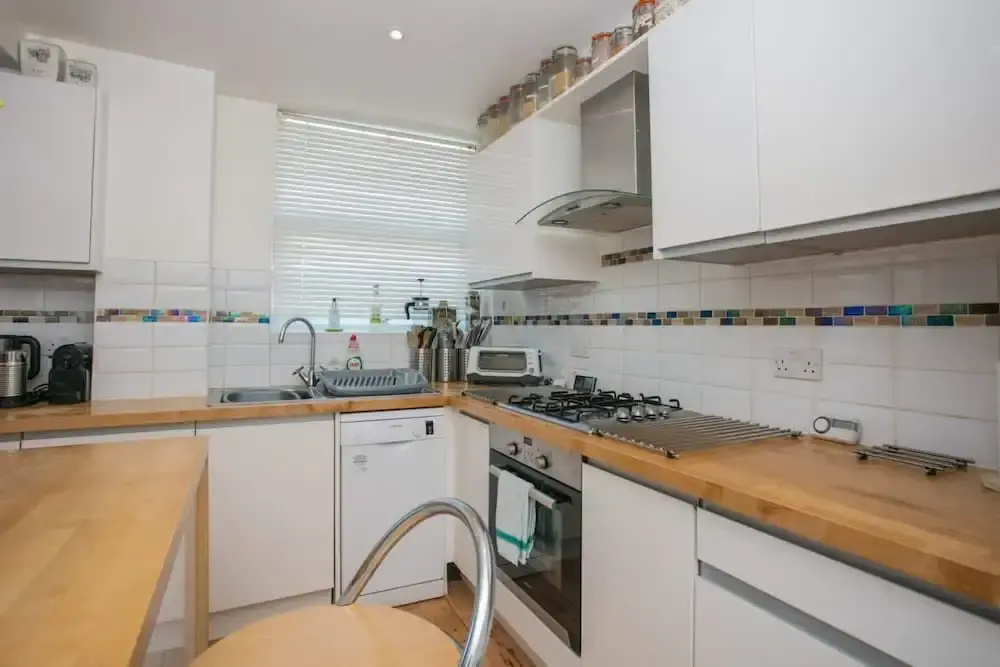 Stunning 3 Bedroom House With Garden in Battersea