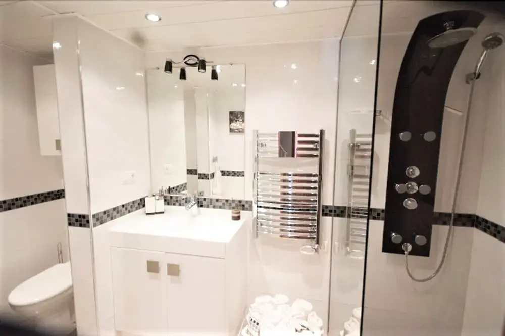 Stunning 4 bed duplex with sea views