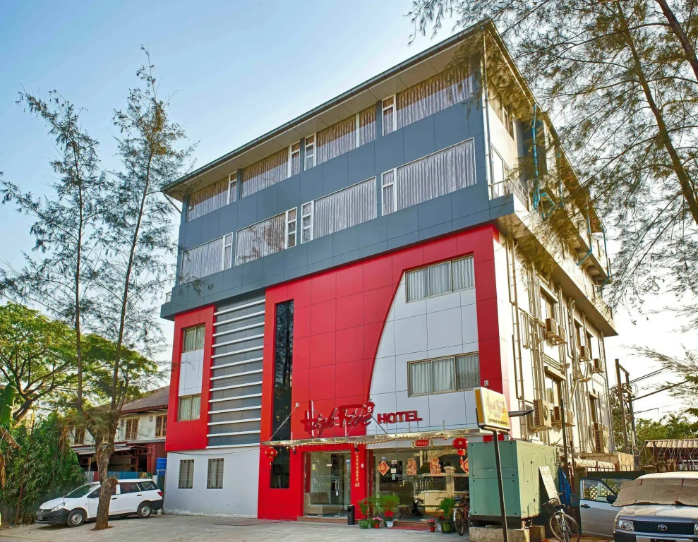 High Five Hotel