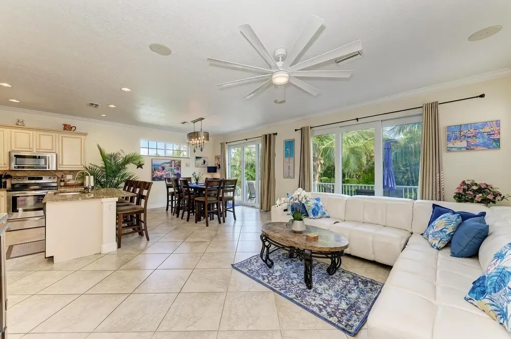 Beautiful Northshore Beauty- 5 Bed-4ba Private Pool Great Location