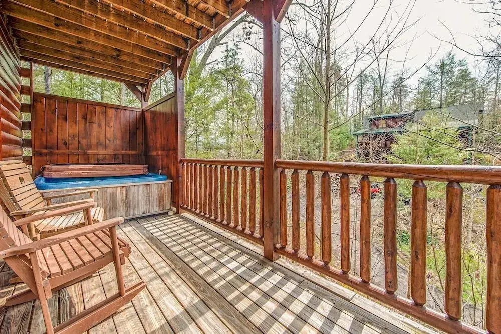 Standing Bear Lodge - Five Bedroom Cabin