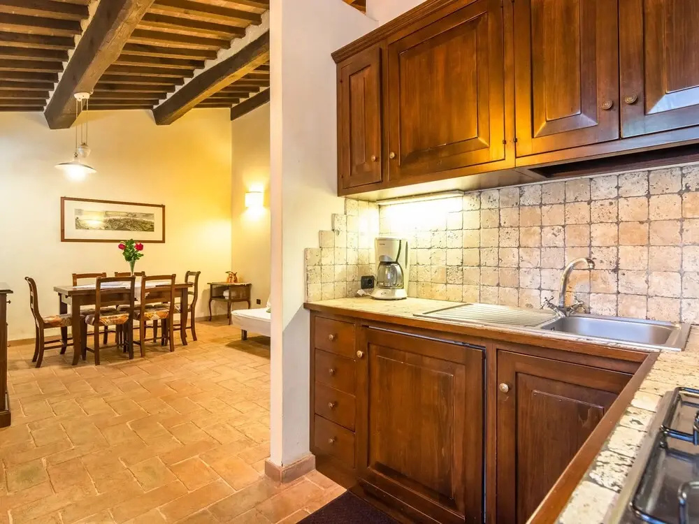 Estate With 5 Apartments, Swimming Pool, Large Garden