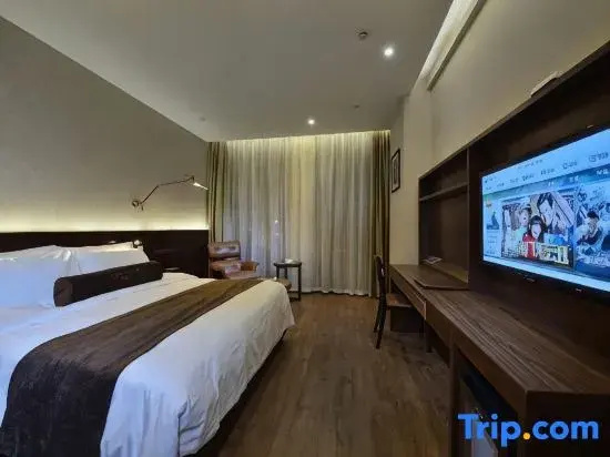 Kunshan Yusong International Hotel (Baimayu Road Subway Station)