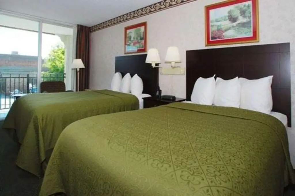 Rodeway Inn Conference Center