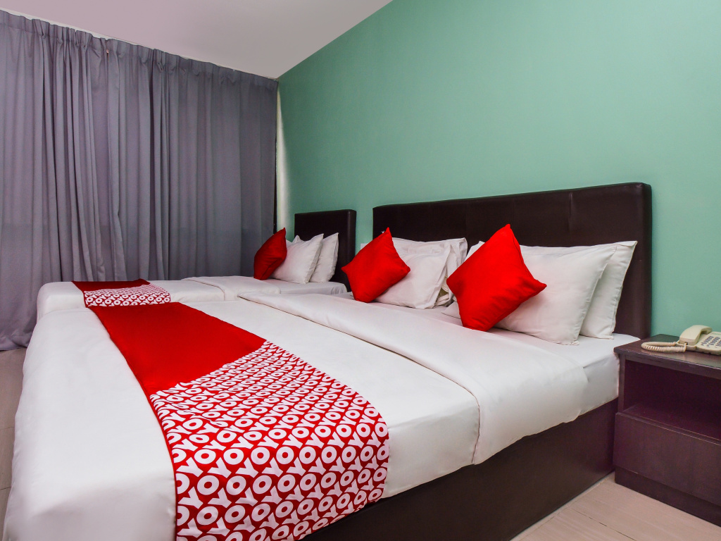 OYO 499 Comfort Hotel Sentul