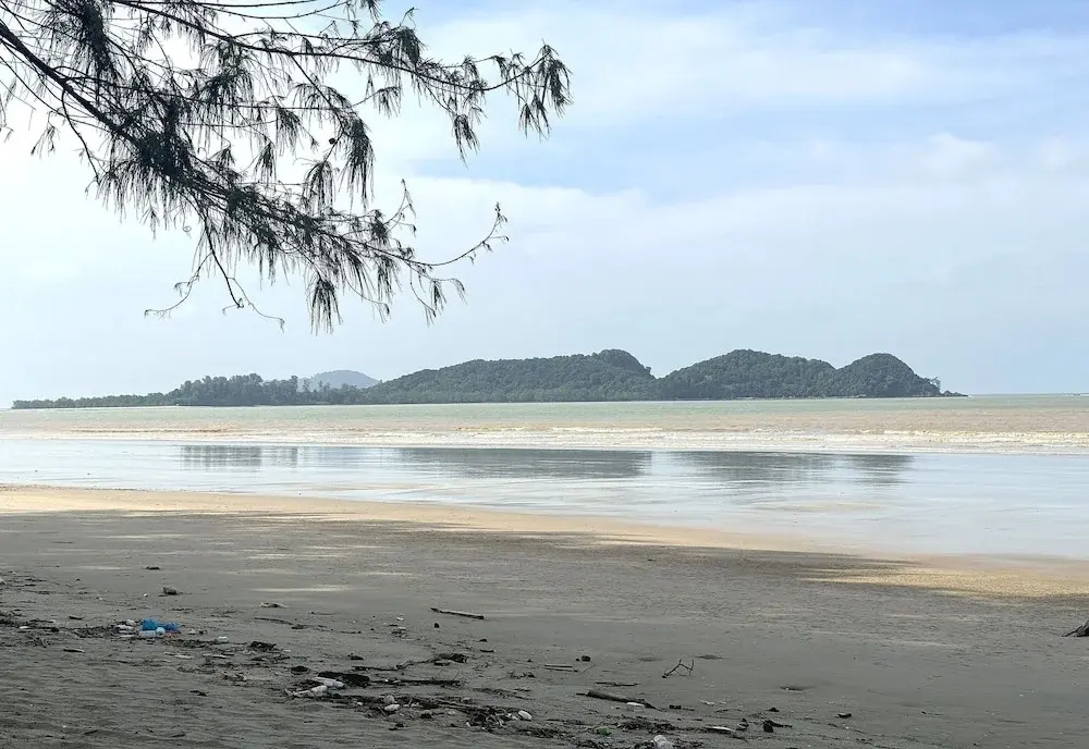 Capital O 90949 Pelangi Beach Resort Mersing