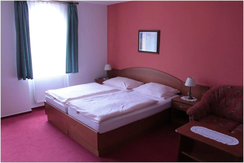 Attic Hotel