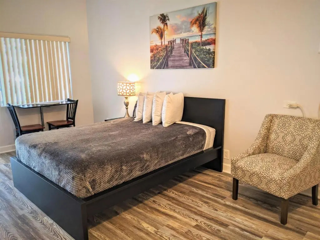 Johns Pass Beach Motel