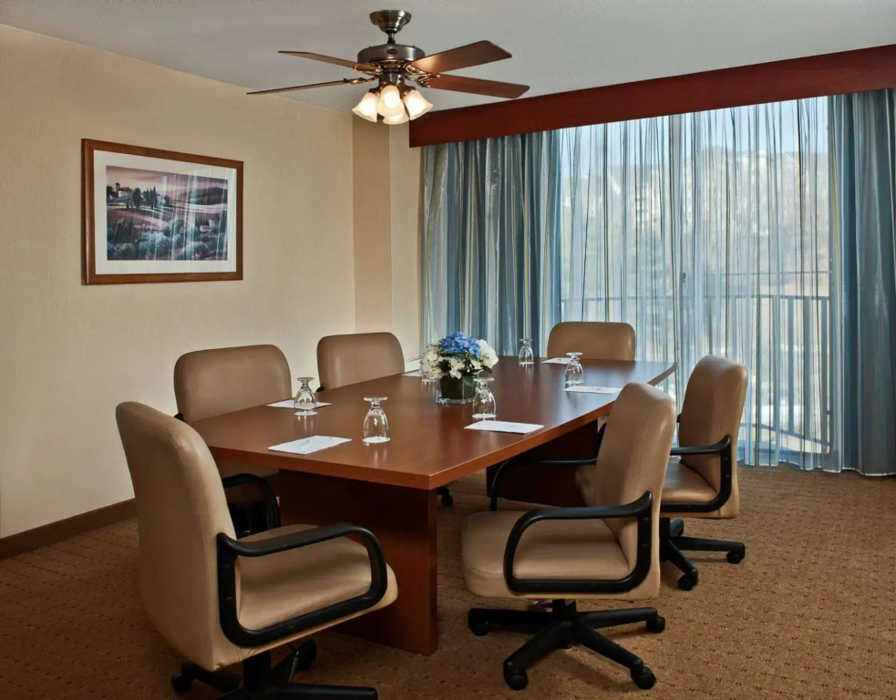 Embassy Suites Baltimore - North/Hunt Valley