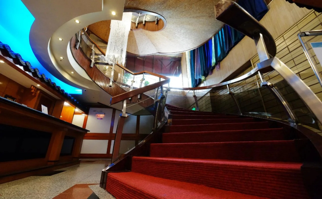 Dynasty Hotel