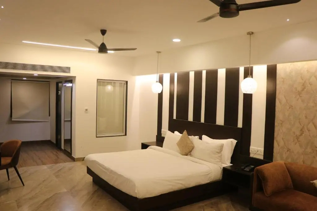 HOTEL KADAMB TREE