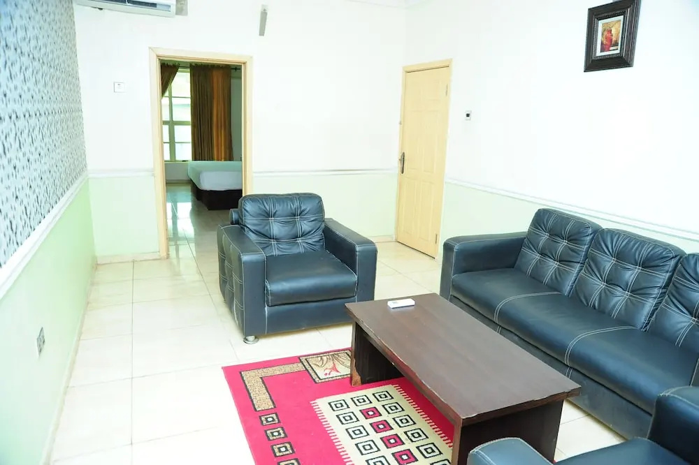 Richton Hotel & Suites